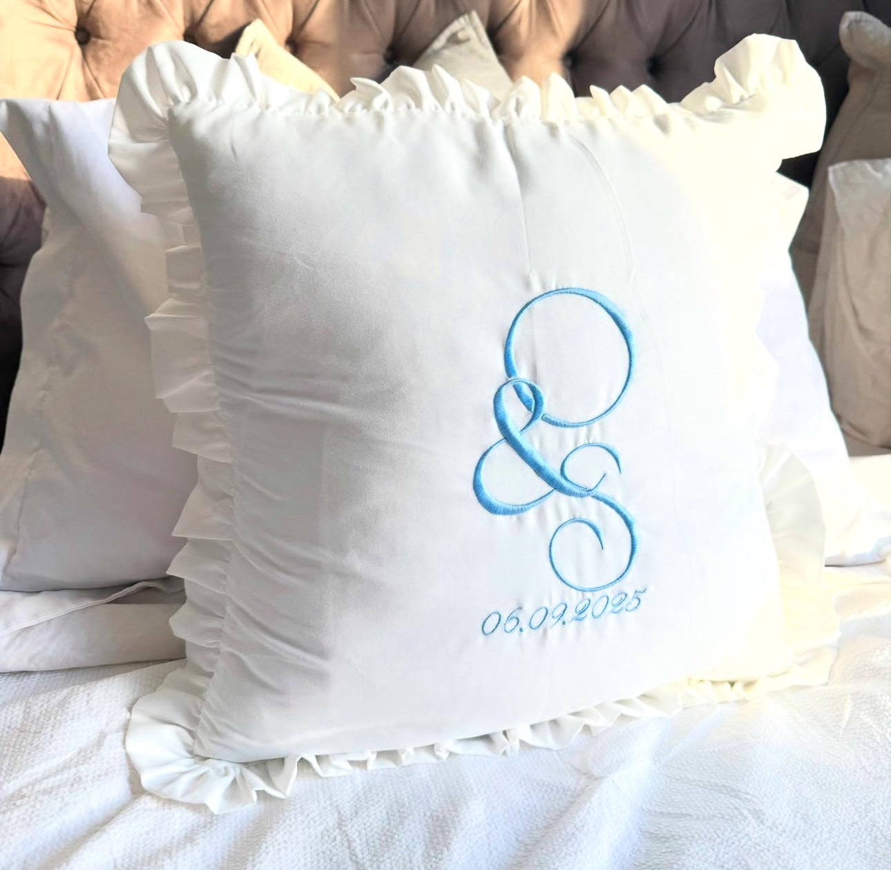 Pillow: Wedding Logo