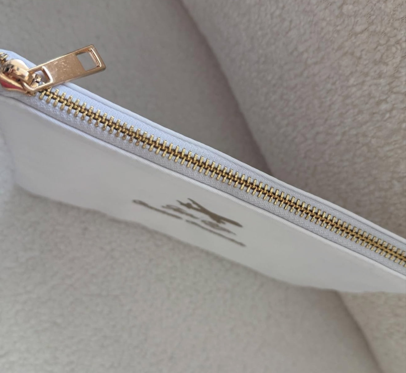 The Slim Edition Pouch